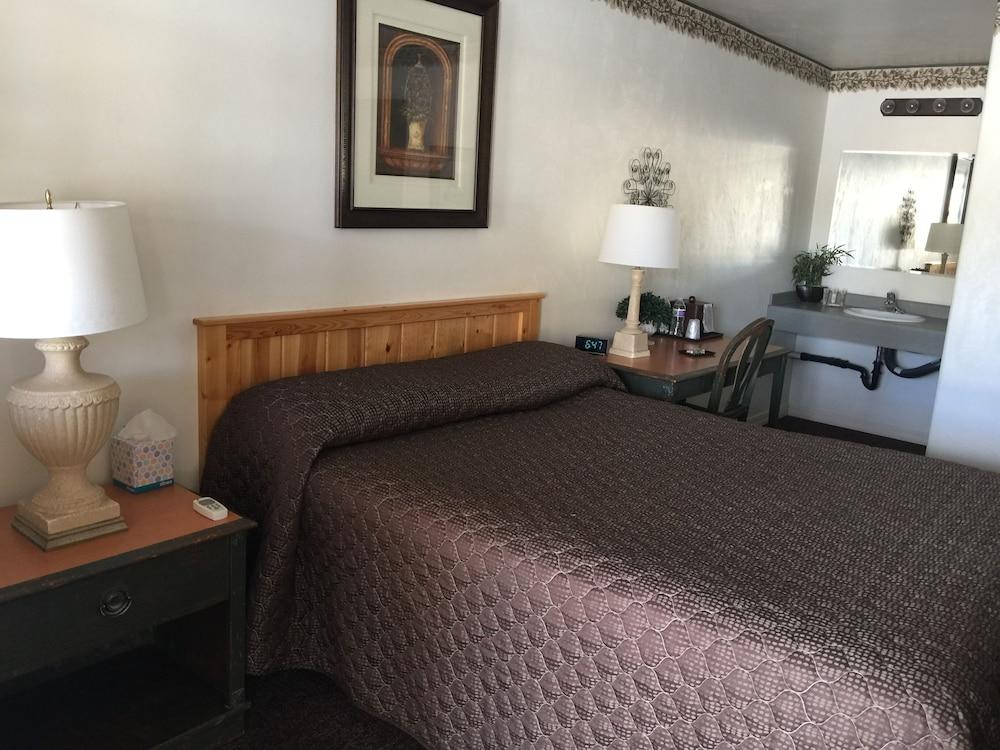 Rustic Inn Motel photo 6