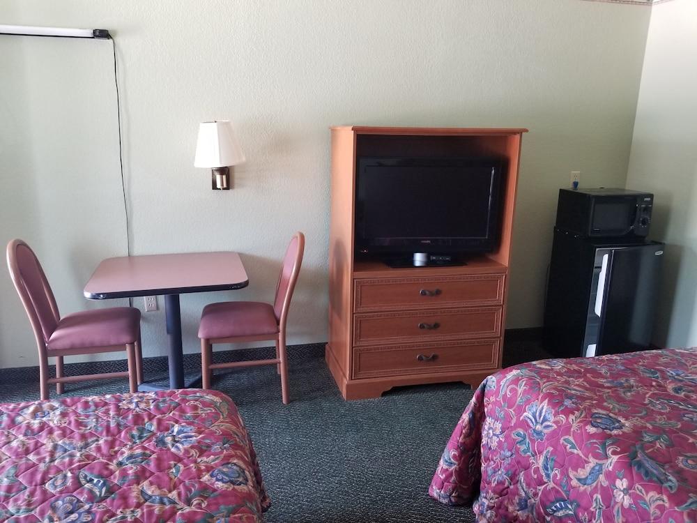 Haltom Inn photo 15