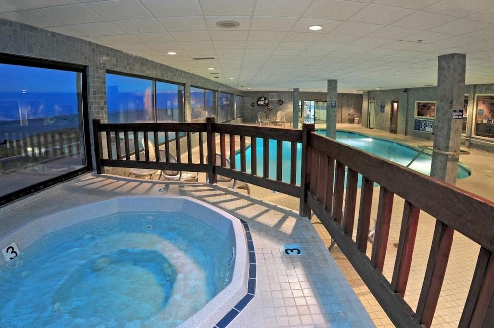 Promenade Inn & Suites Oceanfront photo 35
