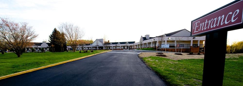Executive Inn And Suites photo 10