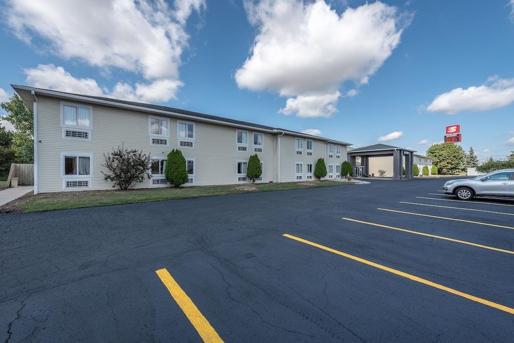 American Inn and Suites Dundee photo 12