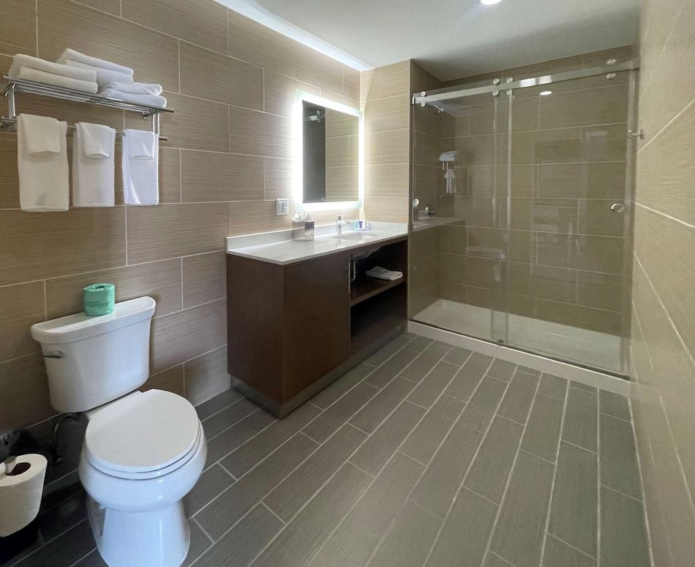 MainStay Suites Bronx - Belmont photo 22