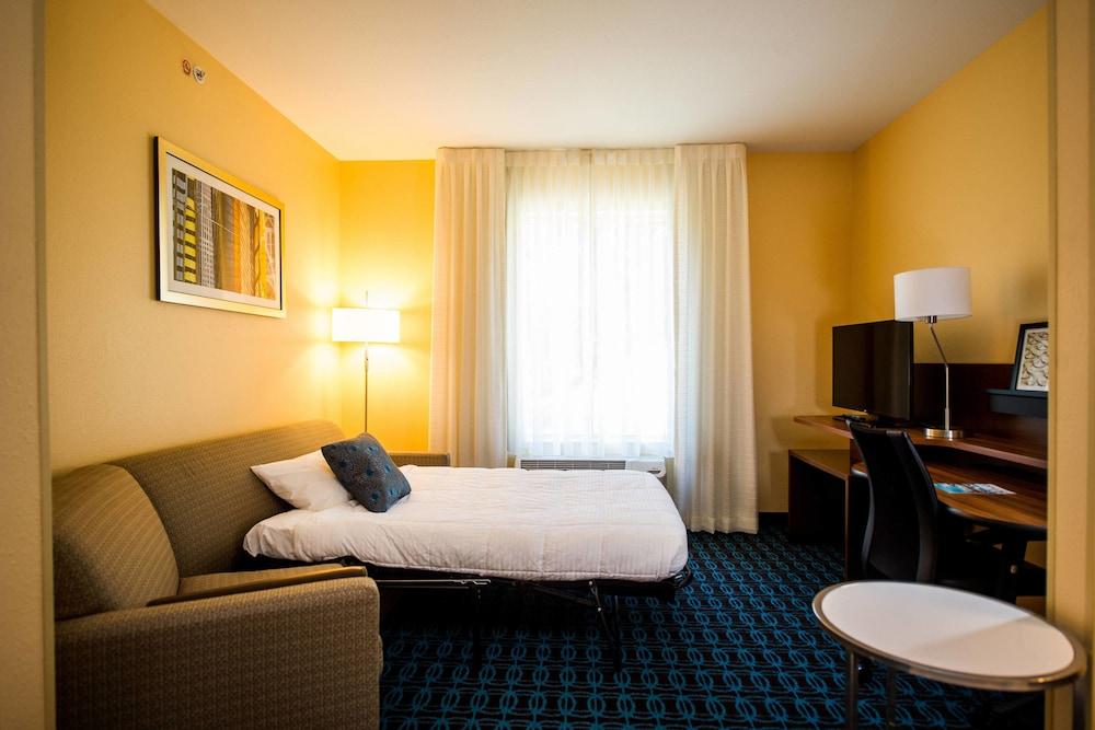 Fairfield Inn & Suites Cambridge photo 2