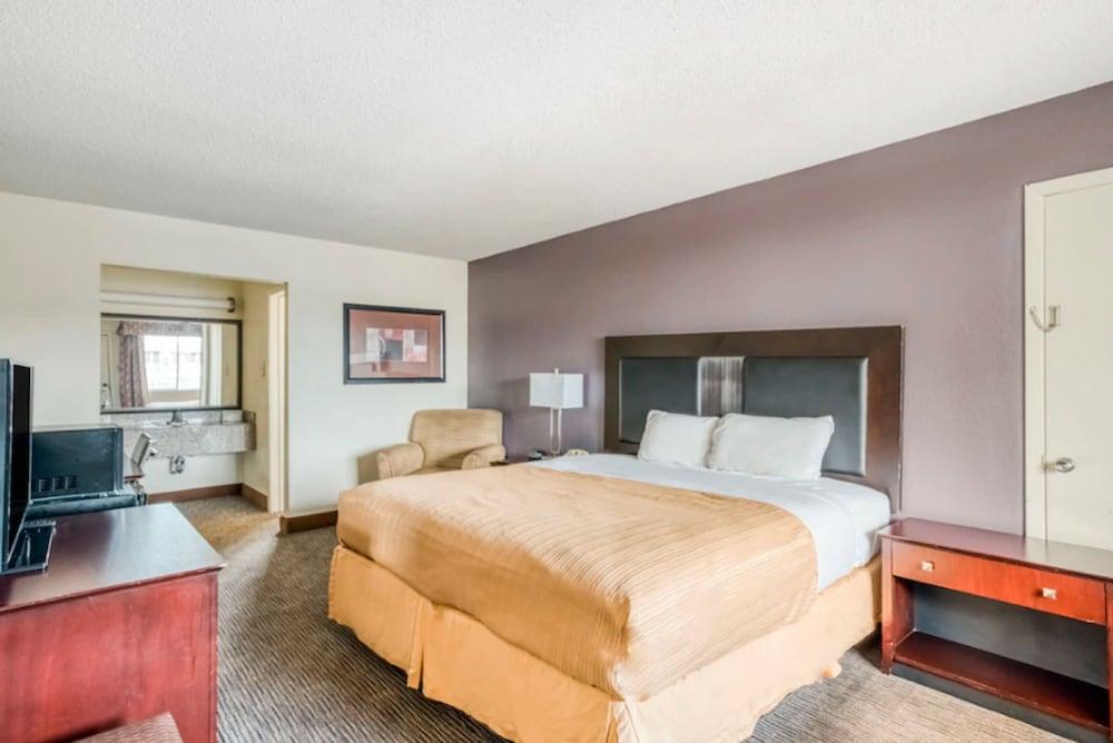 OYO Hotel Alexandria LA - Hwy 165 photo 24