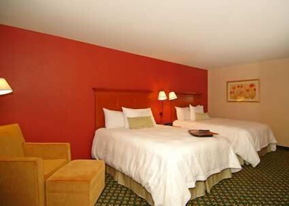 Hampton Inn & Suites Casper photo 8