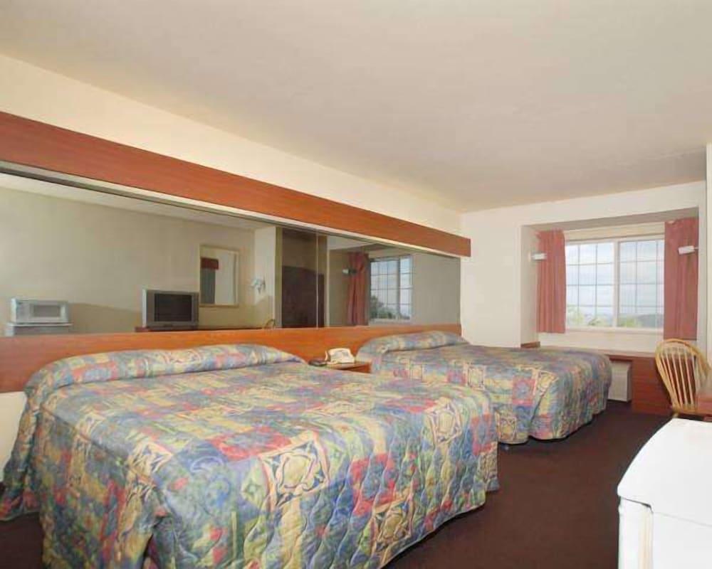 St Clair Inn and Suites photo 13