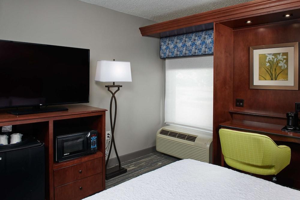 Hampton Inn Atlanta NW Cumberland photo 16