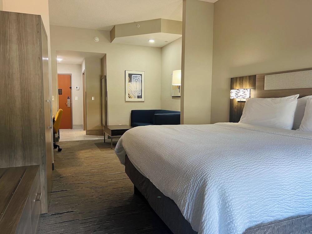 Holiday Inn Express & Suites Sebring by IHG photo 10