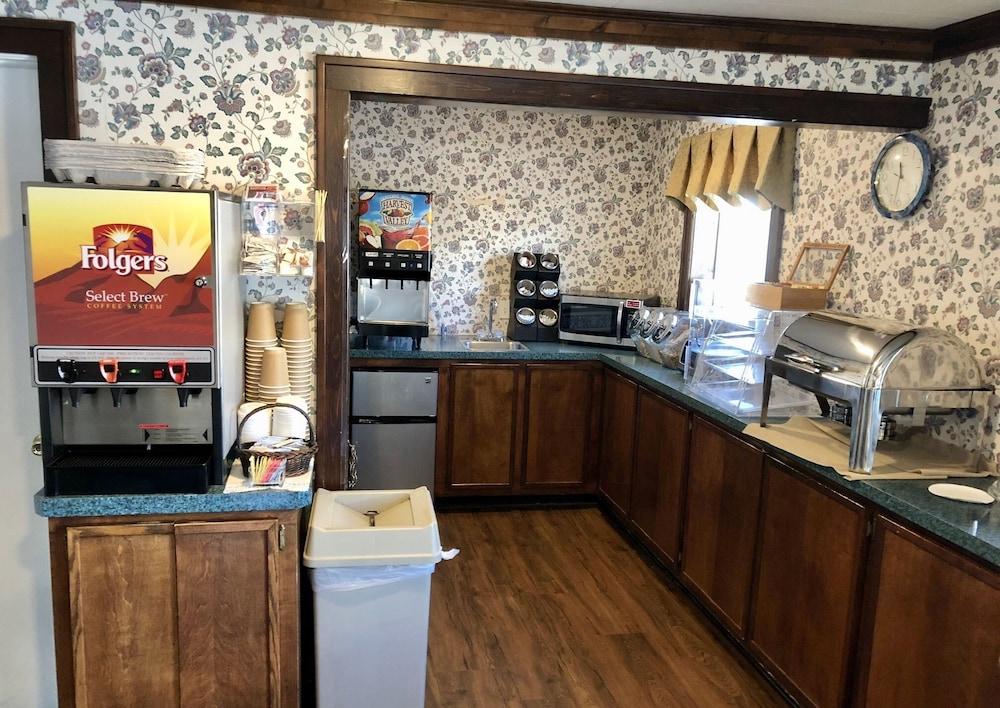 Lockview Motel photo 90