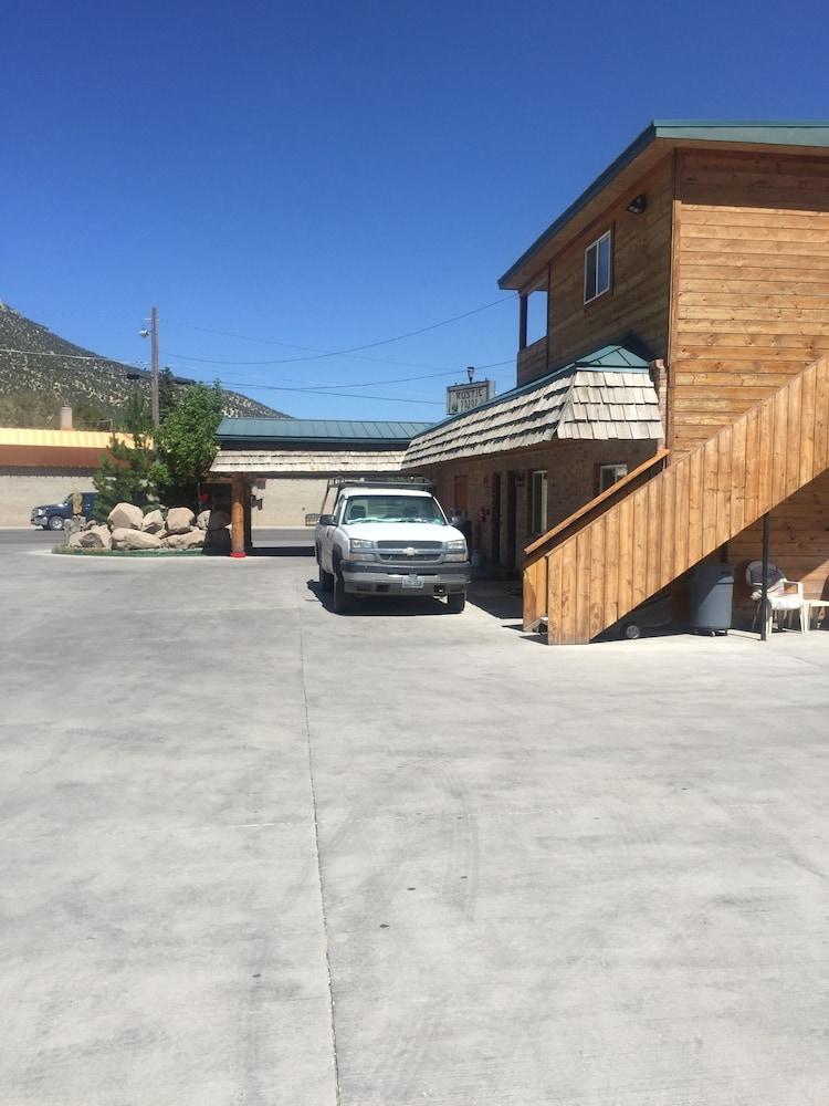 Rustic Inn Motel photo 16