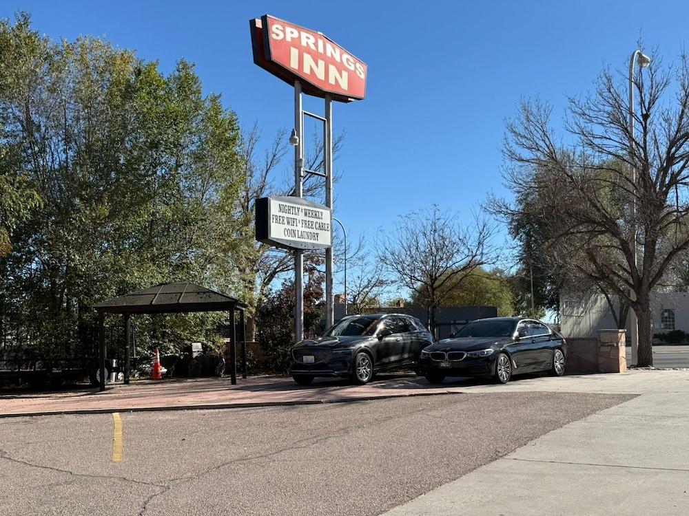Springs Inn by Capital O I 25 photo 10