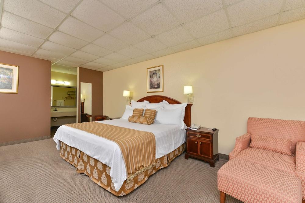 Americas Best Value Inn & Suites Victoria photo 6