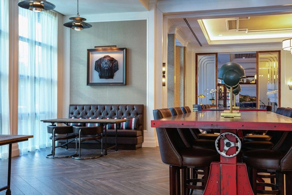 Higgins Hotel, Official Hotel of The National WWII Museum, Curio Collection by Hilton photo 3