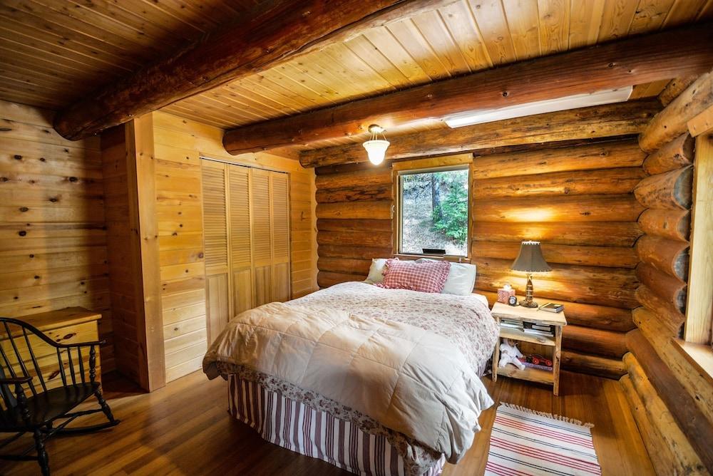 Valdez Lodge photo 3