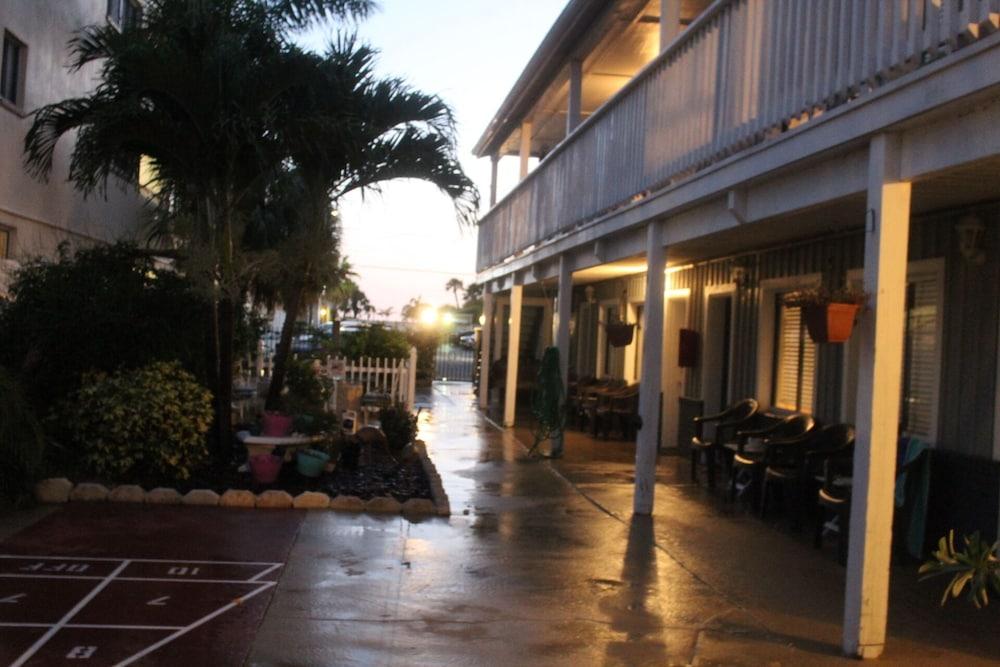 Lorelei Resort Motel photo 19