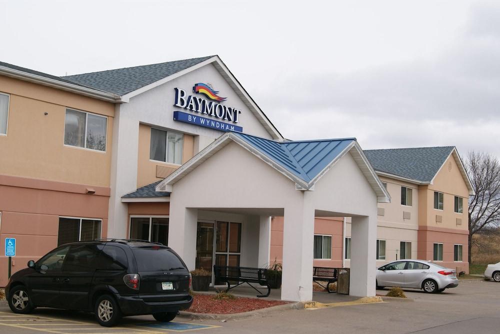 Baymont by Wyndham Coon Rapids photo 4