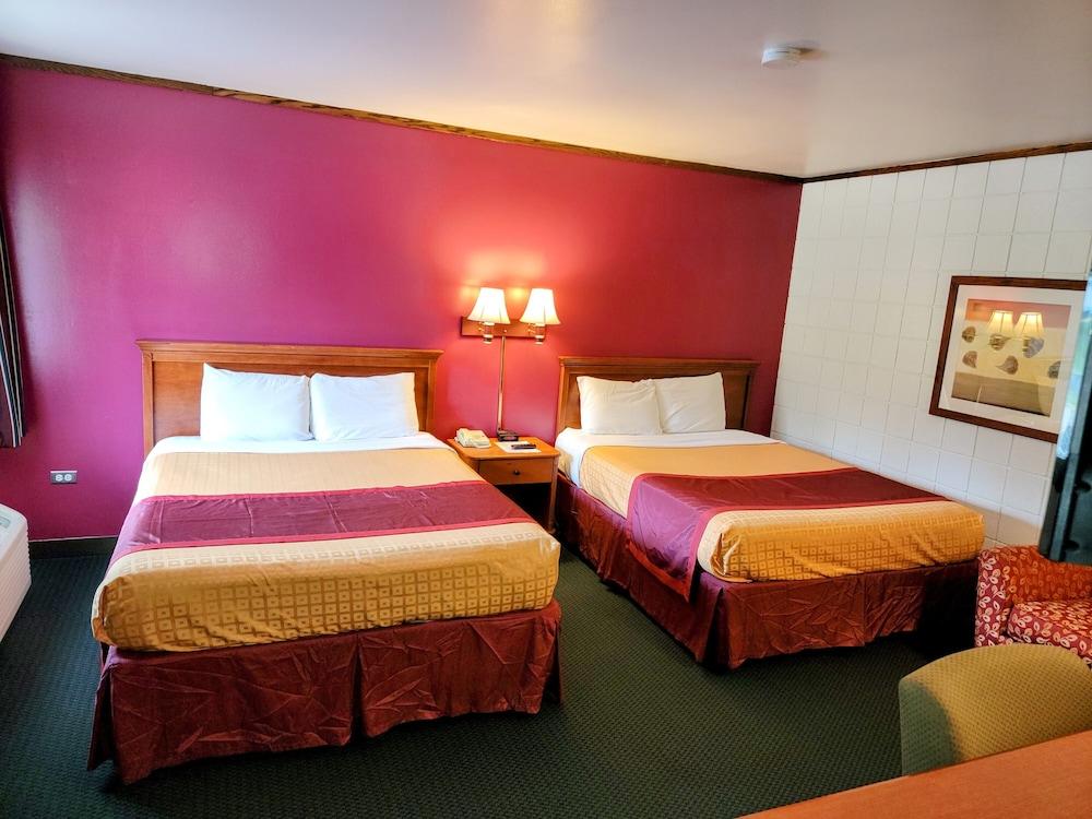 Skyview Motel photo 24