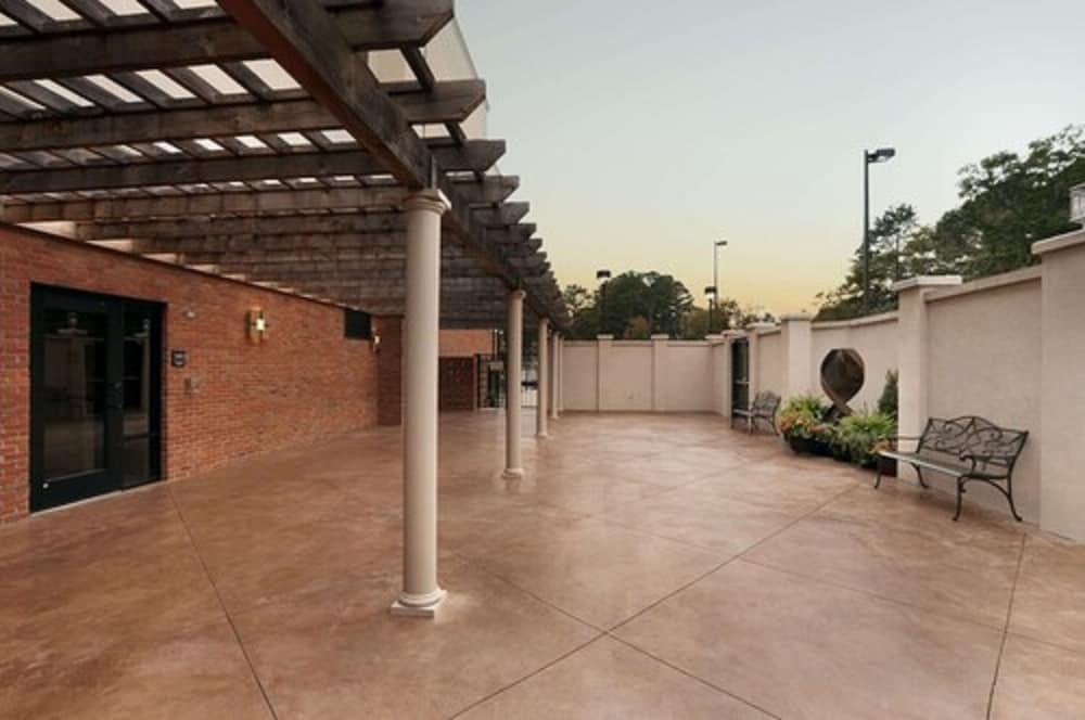 Hampton Inn Jacksonville-Anniston Area photo 72