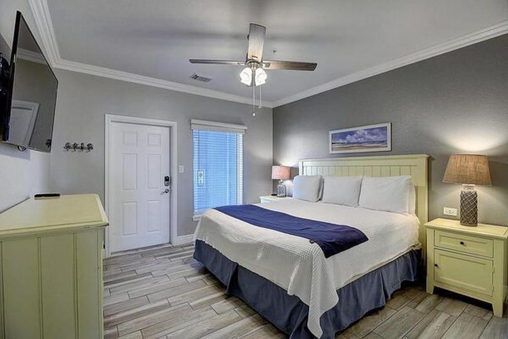 Beachgate CondoSuites and Oceanfront Resort photo 80