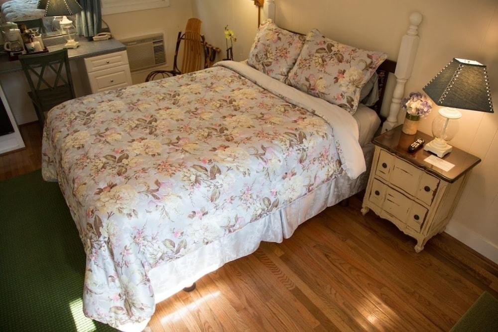 The Homestead Inn photo 15