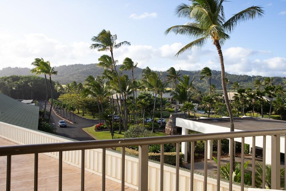 2417 at Lihue Oceanfront Resort photo 9