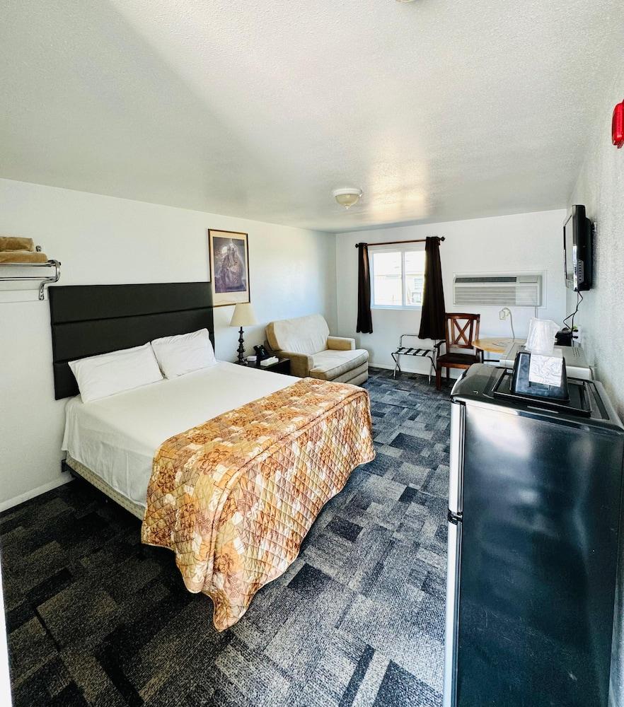 Americas Best Value Inn Salmon photo 7
