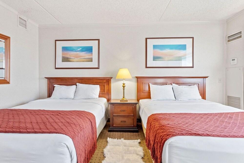 CozySuites at Showboat photo 15