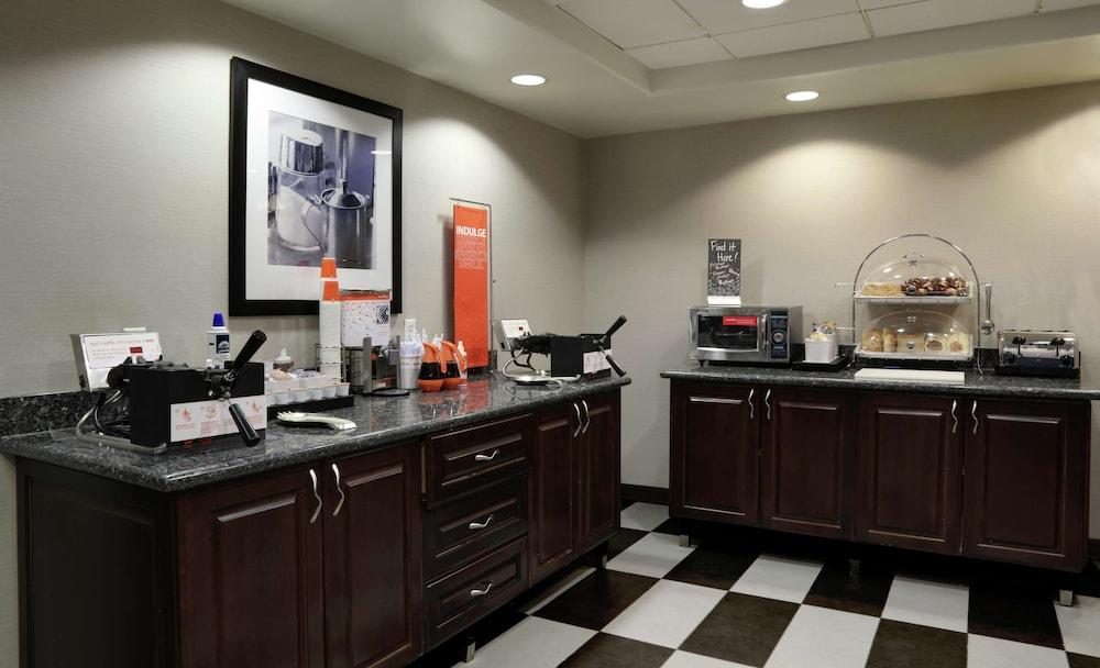 Hampton Inn & Suites Temecula photo 14