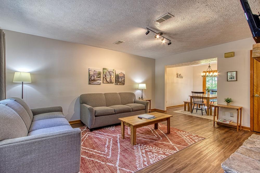 Pinecrest Townhomes-1K2Q- Renovated photo 29