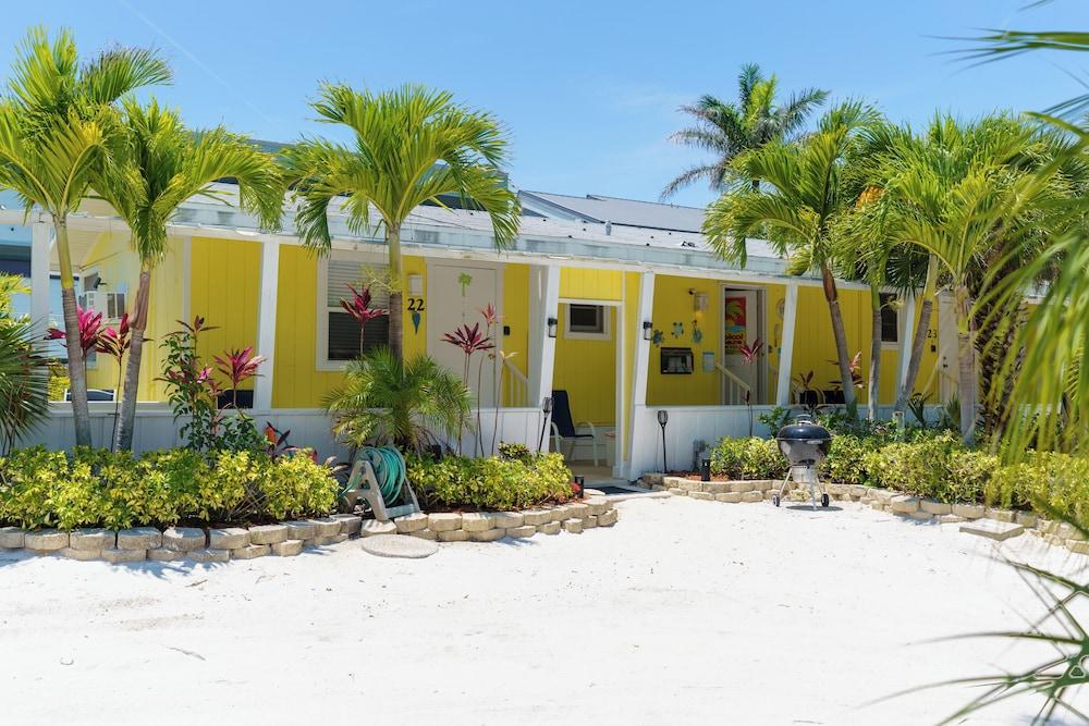 Tropical Breeze Beach Club photo 15