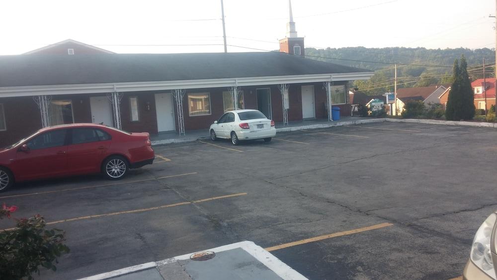 Budget Inn photo 5