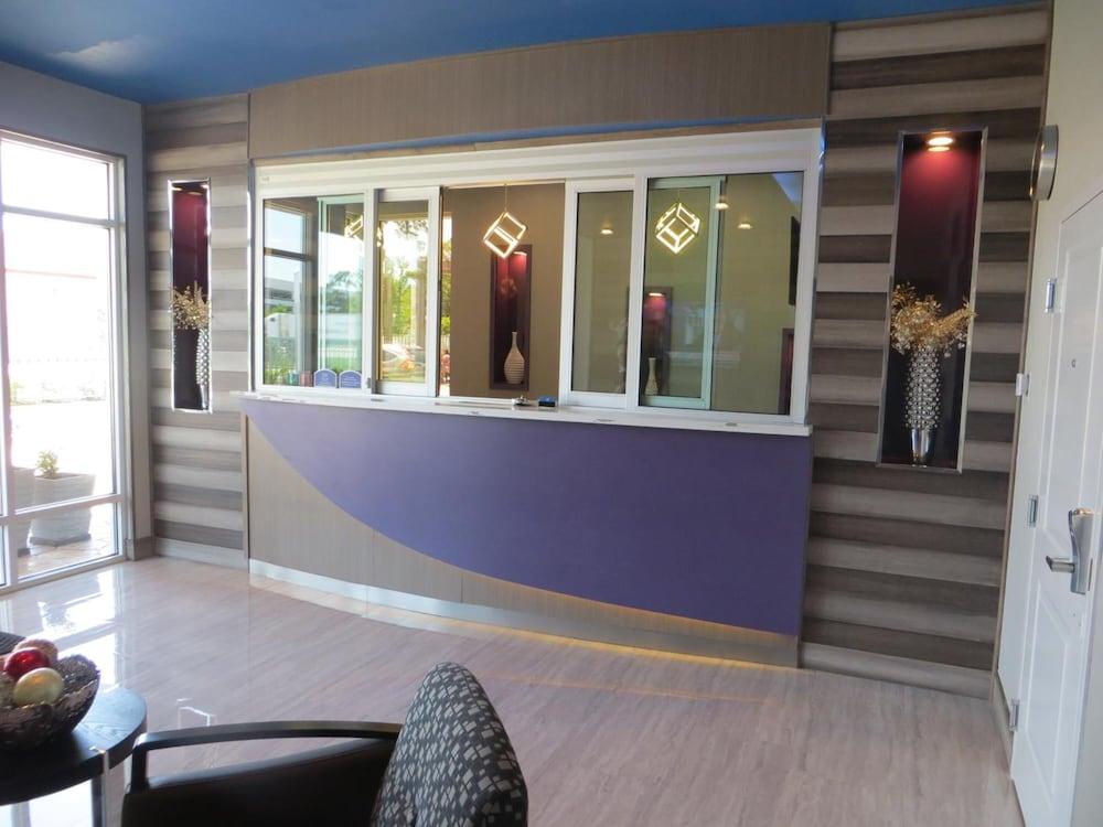 Hotel Blue - Woodlands photo 22