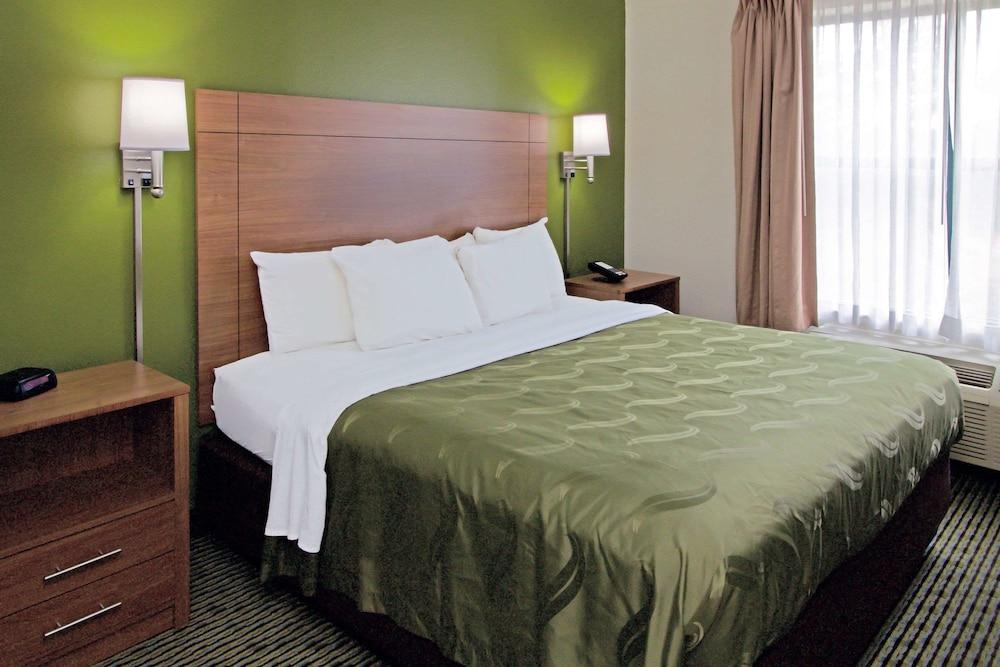 Quality Suites Lake Wright - Norfolk Airport photo 27