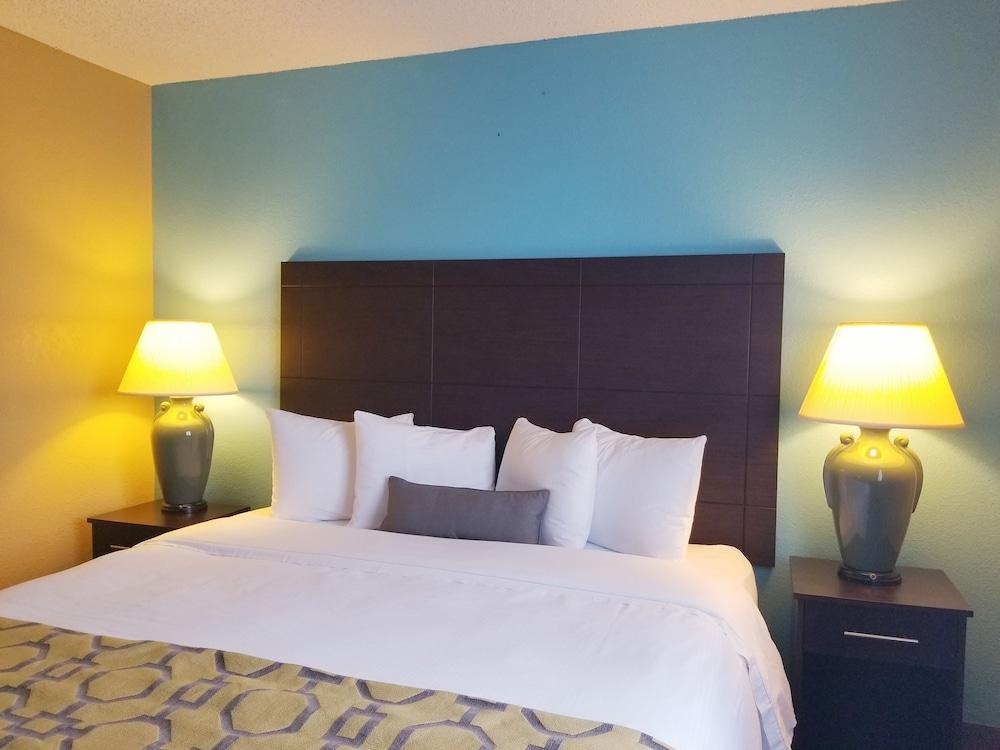 Baymont by Wyndham Huber Heights Dayton photo 8