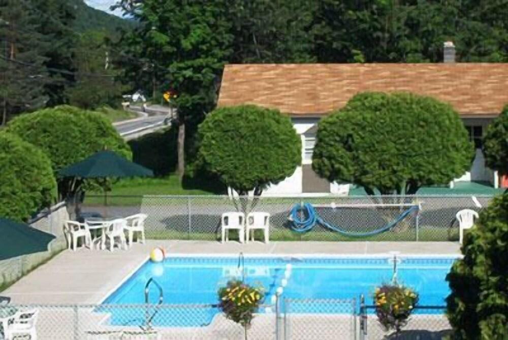 Moose Brook Motel photo 8