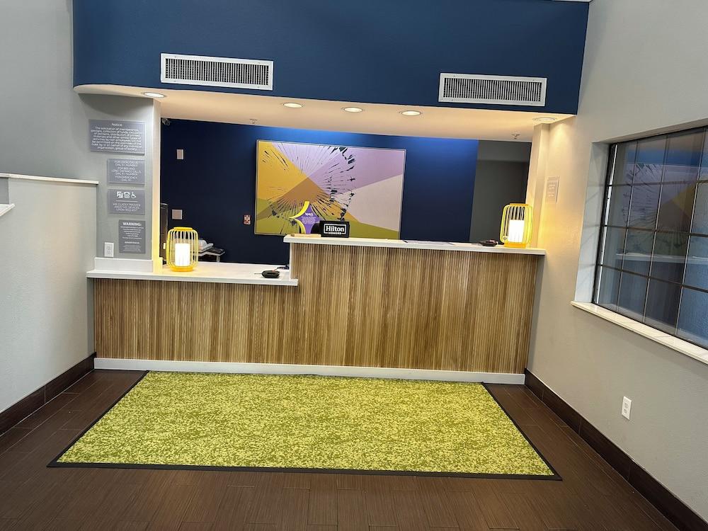 Spark by Hilton Round Rock photo 1