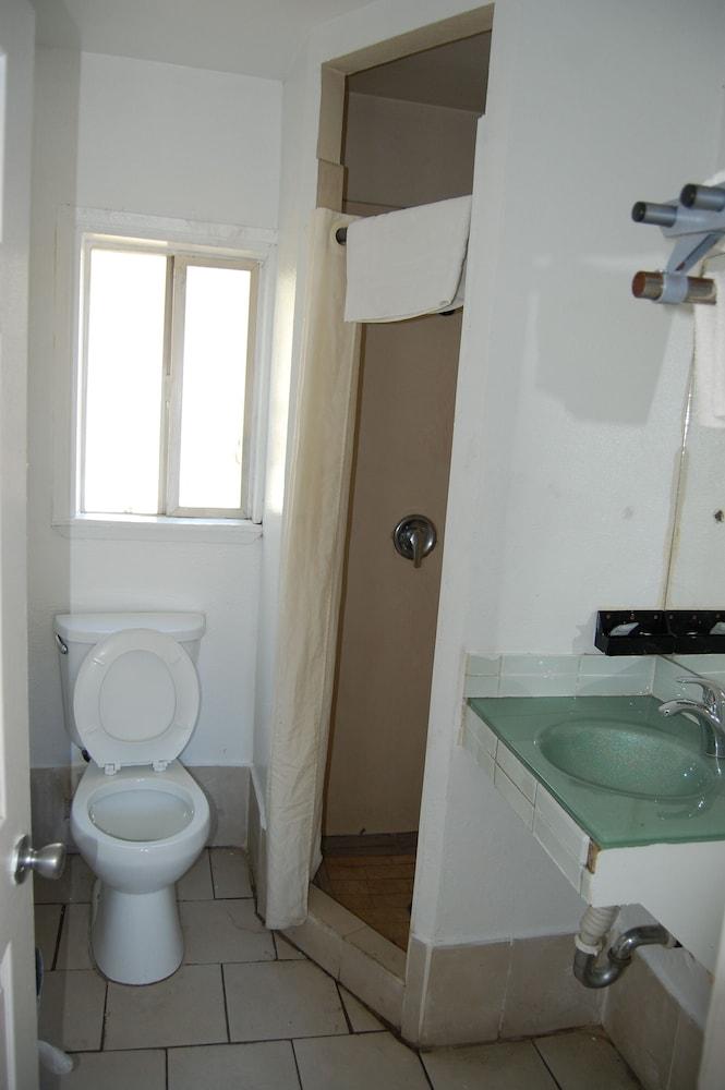 Parklane Motel photo 15