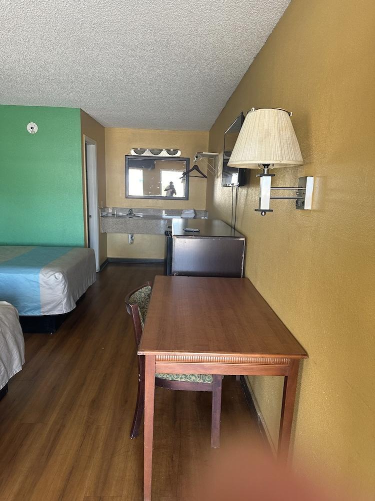 American Inn photo 7
