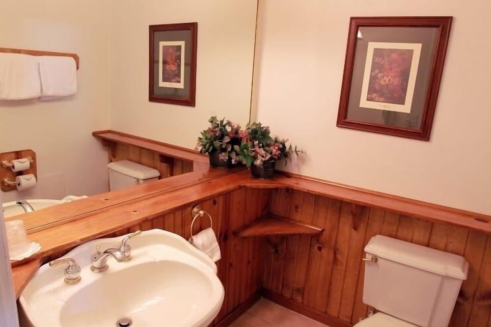 Sybaris Pool Suites Mequon photo 58
