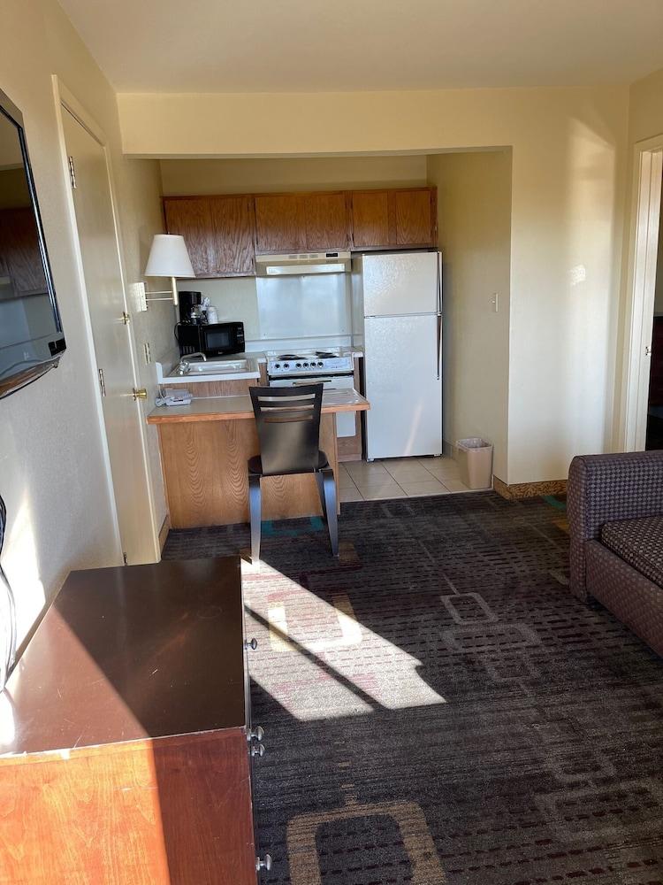 Motel 6 Tempe, AZ – Elliot Road photo 19