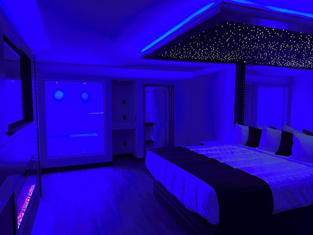 Imperial Suites photo 13