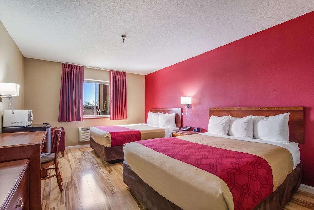 Econo Lodge Shelbyville photo 10