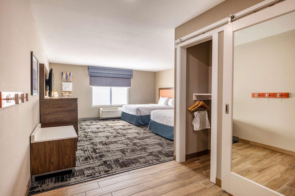 Hampton Inn & Suites Benton Harbor photo 5