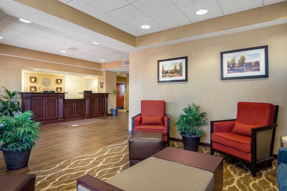 Comfort Inn & Suites LaGrange East photo 12