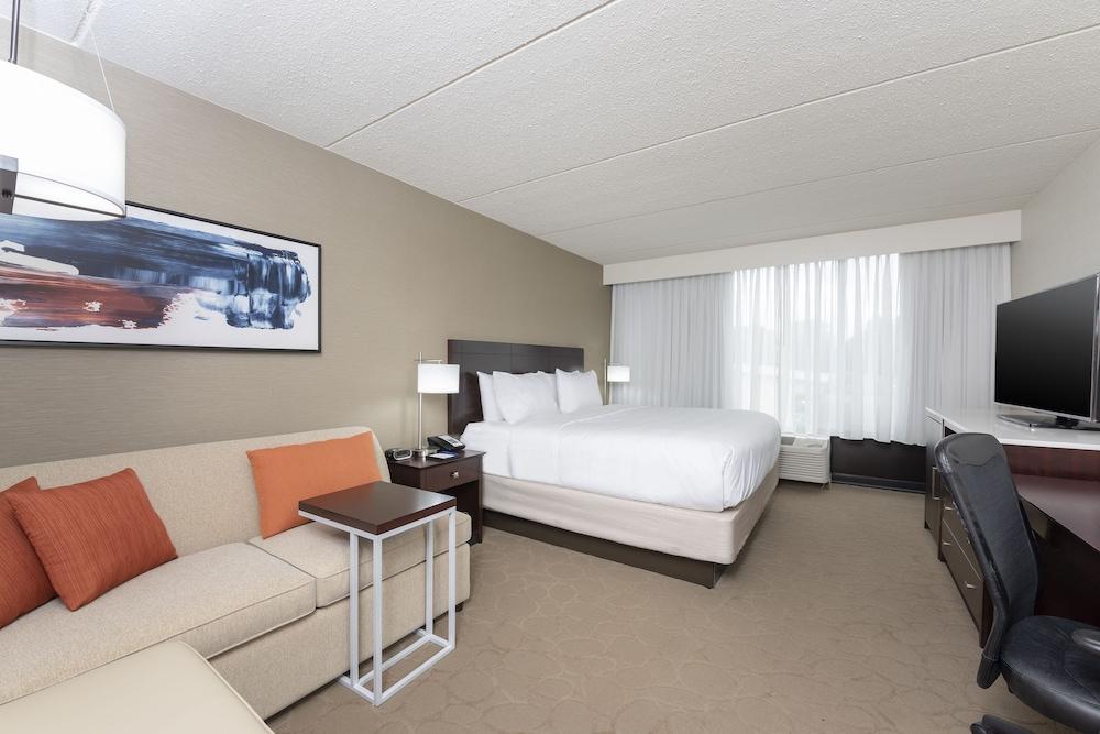 Delta Hotels by Marriott Kalamazoo Conference Center photo 4