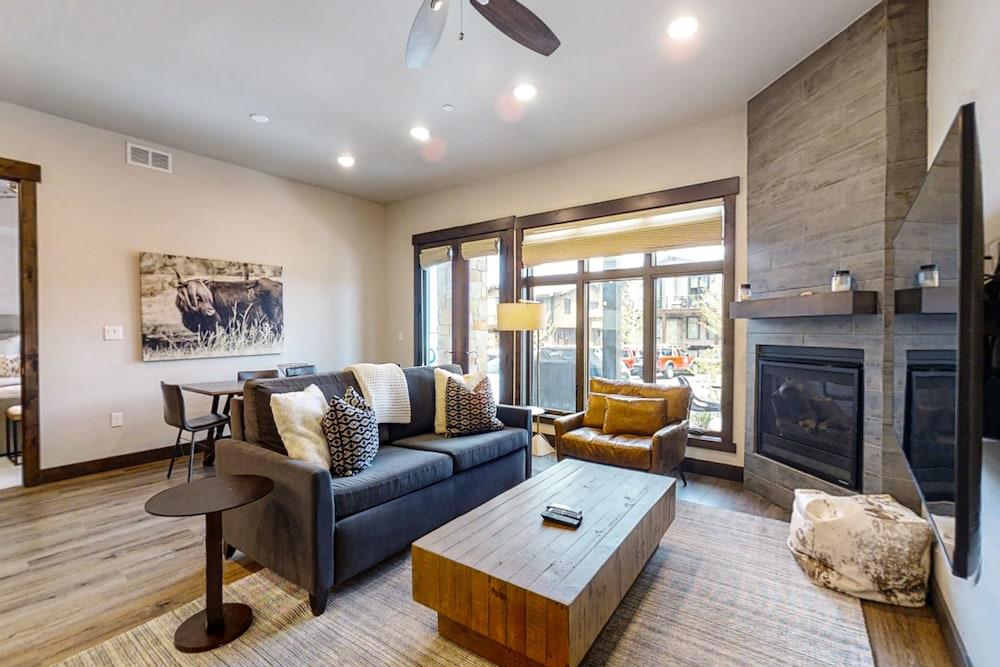 The Residences at Blackstone photo 12
