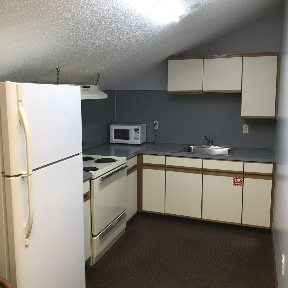 AmeriVu Inn & Suites photo 12