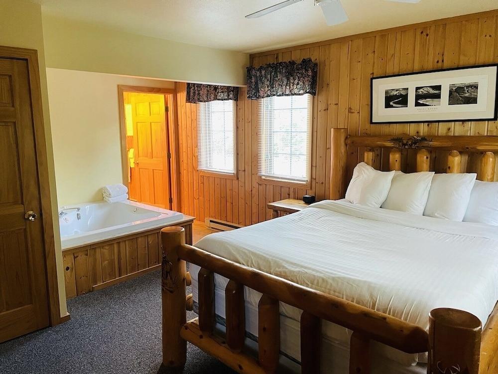 Drummond Island Resort photo 30