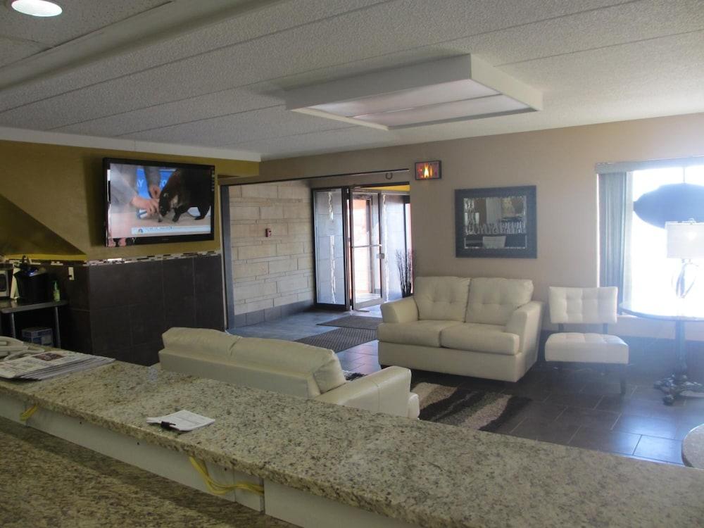 Riverside Suites photo 31