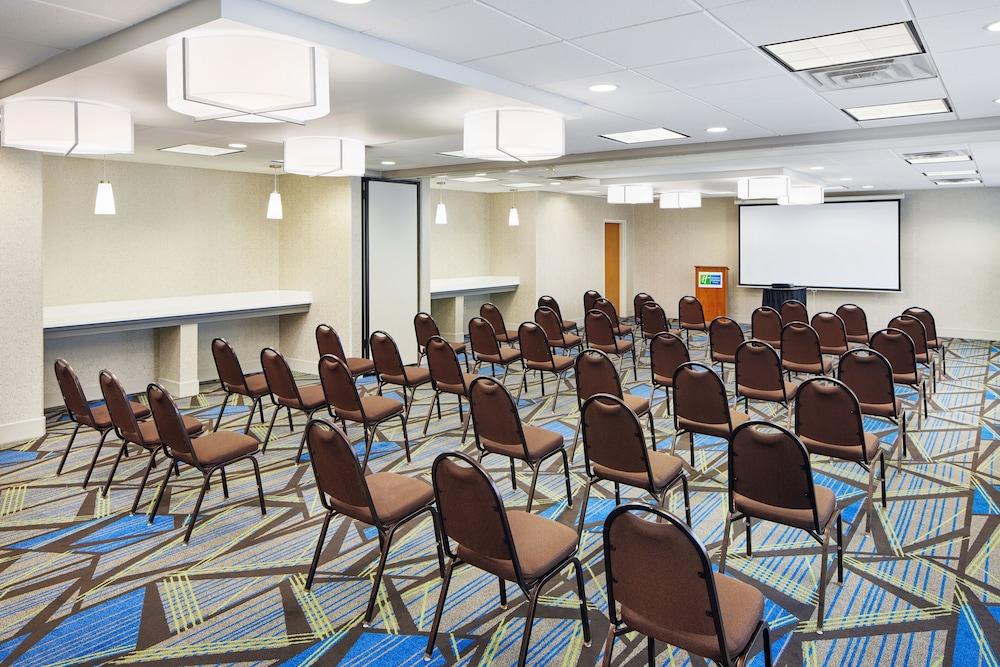 Holiday Inn Express & Suites Jacksonville SE- Med Ctr Area by IHG photo 37